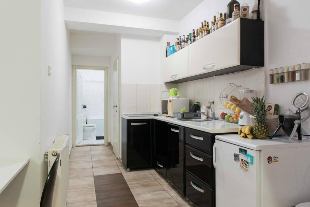 נובי סאד Spacious 1-Bedroom Apartment מראה חיצוני תמונה